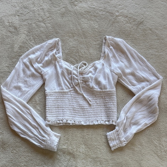 Hollister Tops - Hollister White Long Sleeve Crop Top NWT